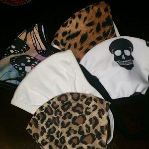 💚Set of 5 Face Masks with FREE Wristlet💚